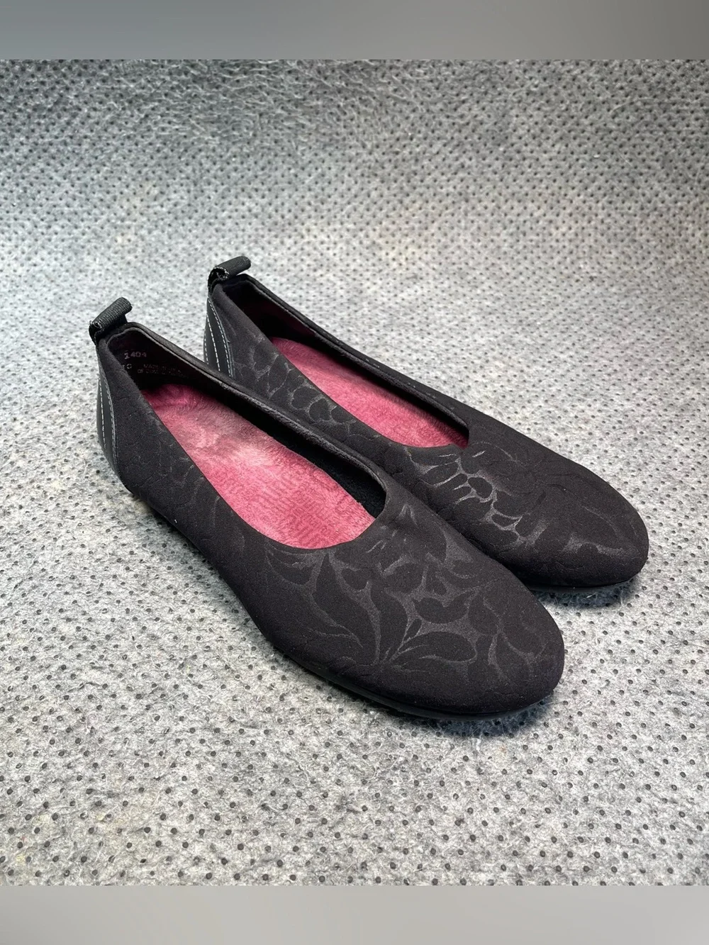 Munro Iriana Black Slip On Flats Size 7.5 Women’s